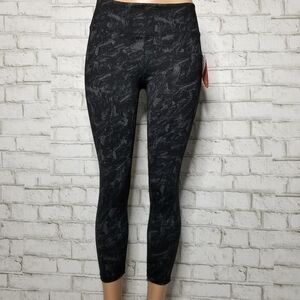 GURU Women capri
